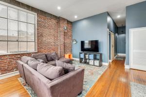 Ảnh trong thư viện ảnh của 1 Mi to UAB Campus Stylish Central City Loft! ở Birmingham +17 ảnh