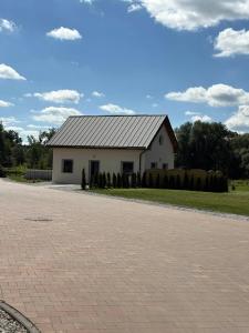 Το κτήριο όπου στεγάζεται  η παραθεριστική κατοικία