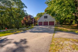 Το κτήριο όπου στεγάζεται  η παραθεριστική κατοικία