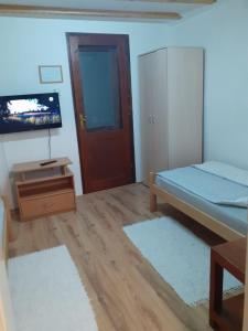 TV a/nebo společenská místnost v ubytování Smestaj Stankovic