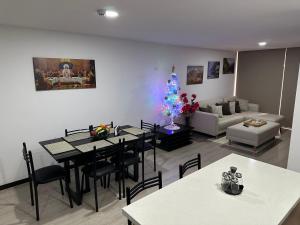 Гостиная зона в Modern and cozy with pool apartment