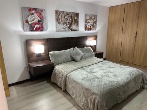 Кровать или кровати в номере Modern and cozy with pool apartment +21 фотография