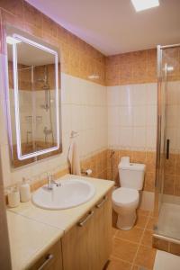 Koupelna v ubytování Árnyaskert Vendégház