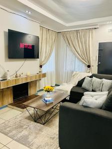 Μια τηλεόραση ή/και κέντρο ψυχαγωγίας στο The Treat +17 φωτογραφίες