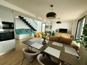 Η κουζίνα ή μικρή κουζίνα στο Beachfront Penthouse!