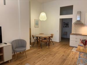 Зображення з фотогалереї помешкання Mitten in der Altstadt und der Thermenregion, neu und ruhig у місті Гартберґ