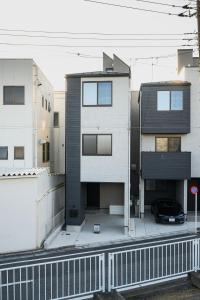 Budova, kde se hotel nachází + 30 fotografií