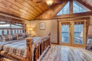 Ένα ή περισσότερα κρεβάτια σε δωμάτιο στο Overlook Nook