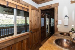 Φωτογραφία από το άλμπουμ του Overlook Nook σε Ellijay +58 φωτογραφίες