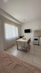 Η κουζίνα ή μικρή κουζίνα στο Caetano