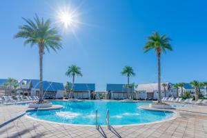 Πισίνα στο ή κοντά στο Absolutely Paradise II l Heated 5000 sqft resort style pool l Walk to many restaurants