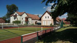 Tenis a/nebo squash v ubytování Penzion Nad Oborou nebo okolí