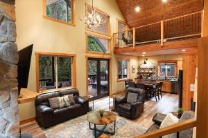 Χώρος καθιστικού στο Cottonwood Cabin