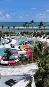 Swimmingpoolen hos eller tæt på Resort Praia Muro Alto