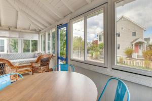 Fotografie z fotogalerie ubytování Steps to Beach Timeless Lower Cape Cottage v destinaci East Brewster