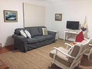 TV a/nebo společenská místnost v ubytování Creekside at Hat Head - 7 Creek Street