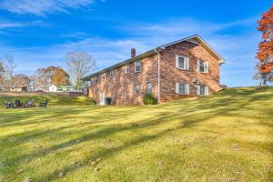 Zahrada ubytování River, Trails and Wine! Group Retreat Near Mt Airy