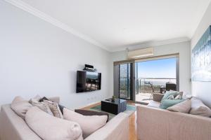 Posezení v ubytování Oceans View - Luxury Apartment with ocean views