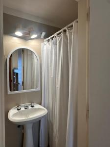 Ένα μπάνιο στο Apto Punta del Este stop 4 playa brava