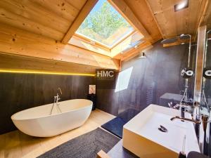 Ένα μπάνιο στο Chalet Moose Lodges SPA Sauna +17 φωτογραφίες