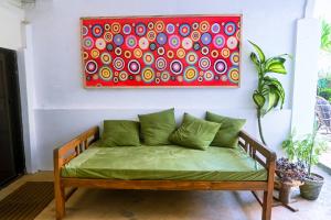 Posezení v ubytování Neon Chameleon + 1 fotografie