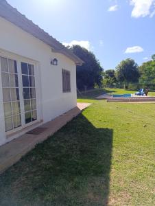 Bazén v ubytování Hospedaje Gabriel nebo v jeho okolí