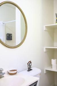 Φωτογραφία από το άλμπουμ του Bright Monterey Park Private Suite Near DTLA σε Monterey Park