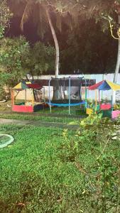 Zona de juegos infantil en El Gringo Banheiro privativo 11 fotos más