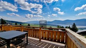 Naturlandskabet i nærheden af chaletet + 8 billeder