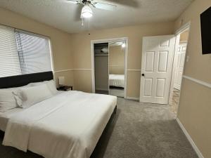 Fotografie z fotogalerie ubytování NEW Grand Escape For Large Families and Groups v destinaci Garland