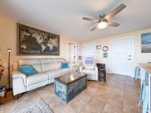 Μια τηλεόραση ή/και κέντρο ψυχαγωγίας στο Scenic Harbour View House Waterfront