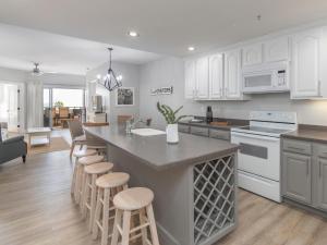 Η κουζίνα ή μικρή κουζίνα στο Ocean Pearl