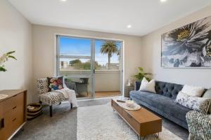 Imagen de la galería de Right Opposite the Beach!, en Orewa