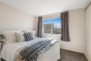 Imagen de la galería de Right Opposite the Beach!, en Orewa 9 fotos más