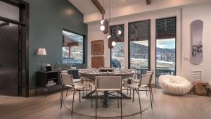 Et opholdsområde på Aria Ridge + 23 billeder