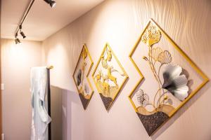 Foto sihtkohas Nara asuva majutusasutuse Lax奈良 築65年和モダン古民家 一棟貸切 最大16名 専用ガレージ2台無料 自転車付き galeriist