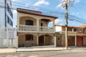 Το κτήριο όπου στεγάζεται  η παραθεριστική κατοικία