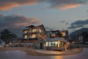 Το κτήριο όπου στεγάζεται  το ξενοδοχείο