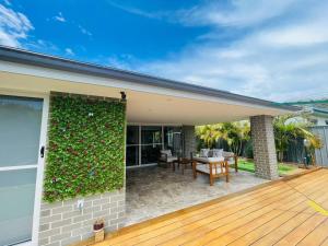 Μπαλκόνι ή βεράντα στο Balinese Vacation Home