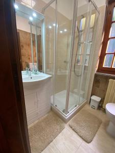 Et badeværelse på Villa Rosina Veranda