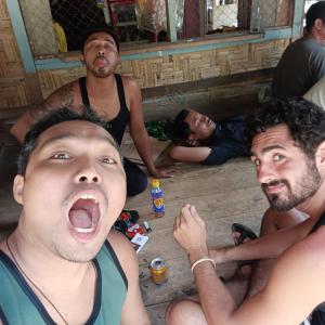 Επισκέπτες που μένουν στο BACKPACKER LODGE Trekking & Transport