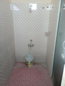 Koupelna v ubytování Gunan Home stay,near Vijaya Mahal