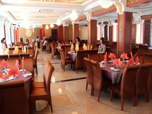 Restaurace v ubytování Dunhuang Dunhe Hotel
