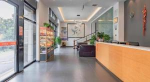 Ο χώρος του λόμπι ή της ρεσεψιόν στο 7Days Premium Nanjing Olympic Sports International Exhibition Center +128 φωτογραφίες