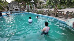 Hồ bơi trong/gần Chasma Resort