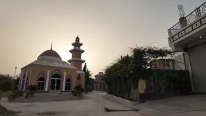 Tòa nhà nơi nhà nghỉ dưỡng tọa lạc