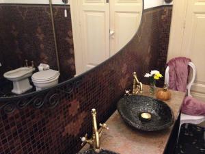 A bathroom at Boavista Eco-Luxury House