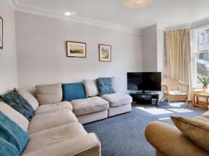 Гостиная зона в 6 Bed in Keswick SZ389