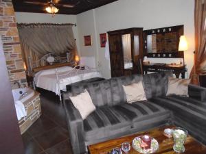 A bed or beds in a room at Luxury Guesthouse Pantheon