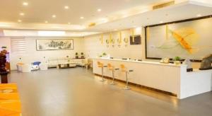 Vstupní hala nebo recepce v ubytování GreenTree Inn Express Bozhou Woyang County Huaizhong Avenue Zhonghai International